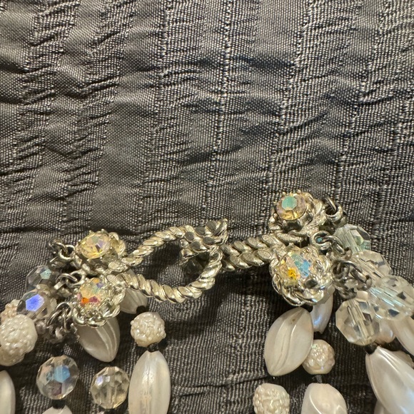 Vintage Vendôme 4-Strand White Pearlized & Crystal Bead Statement Necklace - Picture 7 of 14